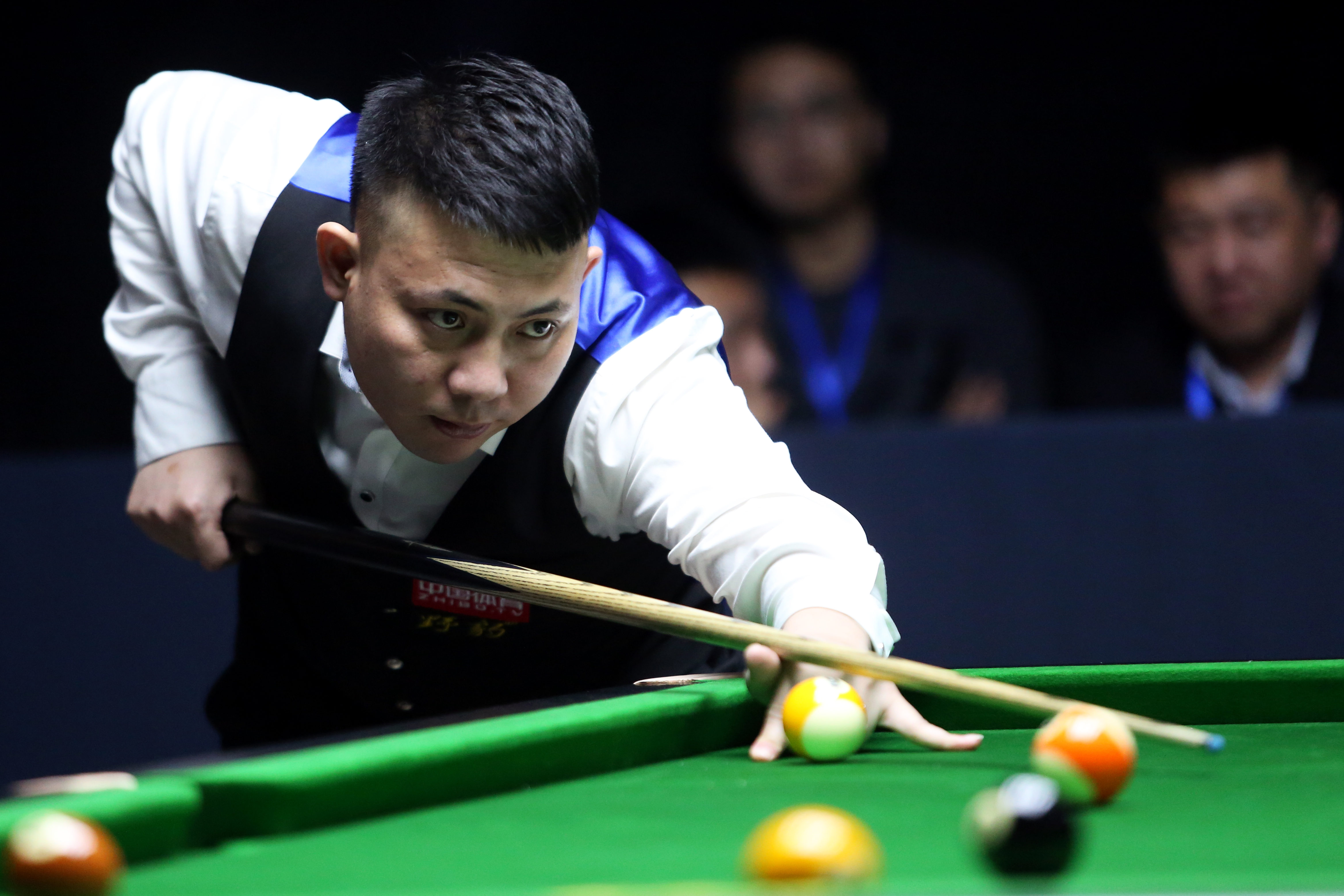 随着年轻球 随着年轻球